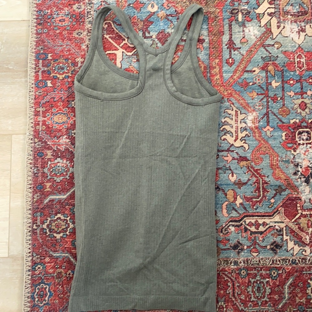 Lululemon tank